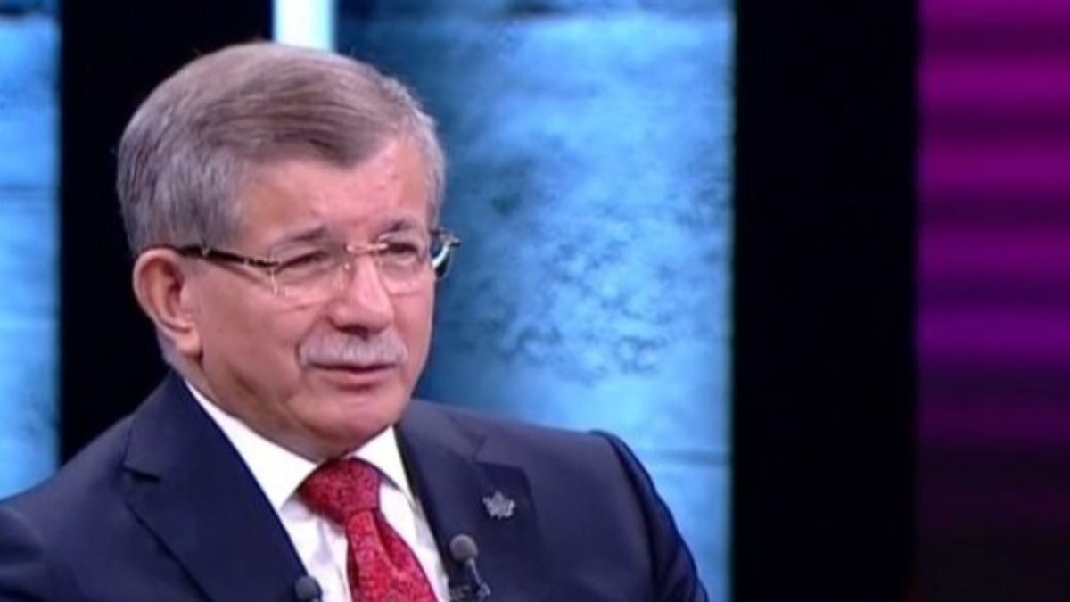 Davutoğlu: İki liderin bu masayı dağıtmaya hakkı yok