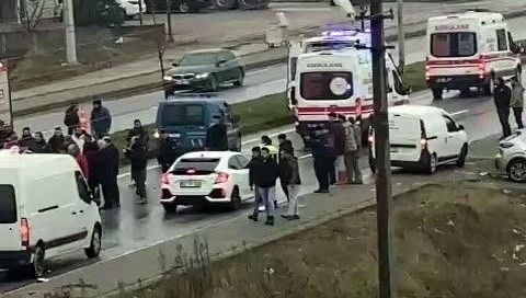 Sakarya’da tır ile sürücü kursu aracı çarpıştı: 4 yaralı