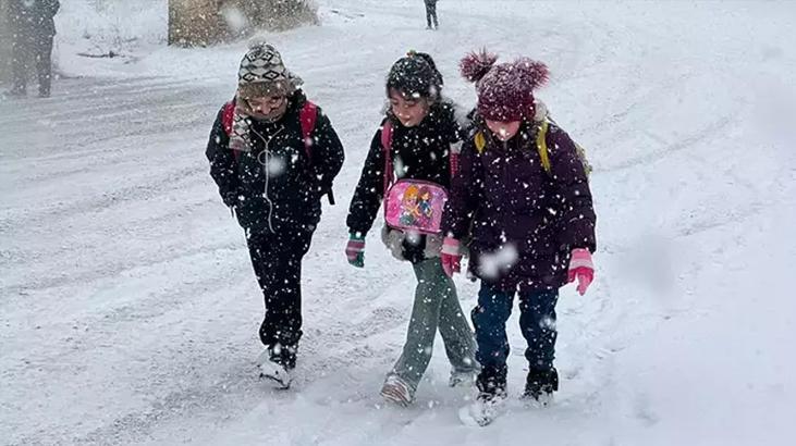 SON DAKİKA! Meteoroloji’den peş peşe uyarılar! İstanbul’da okullar tatil olur mu?